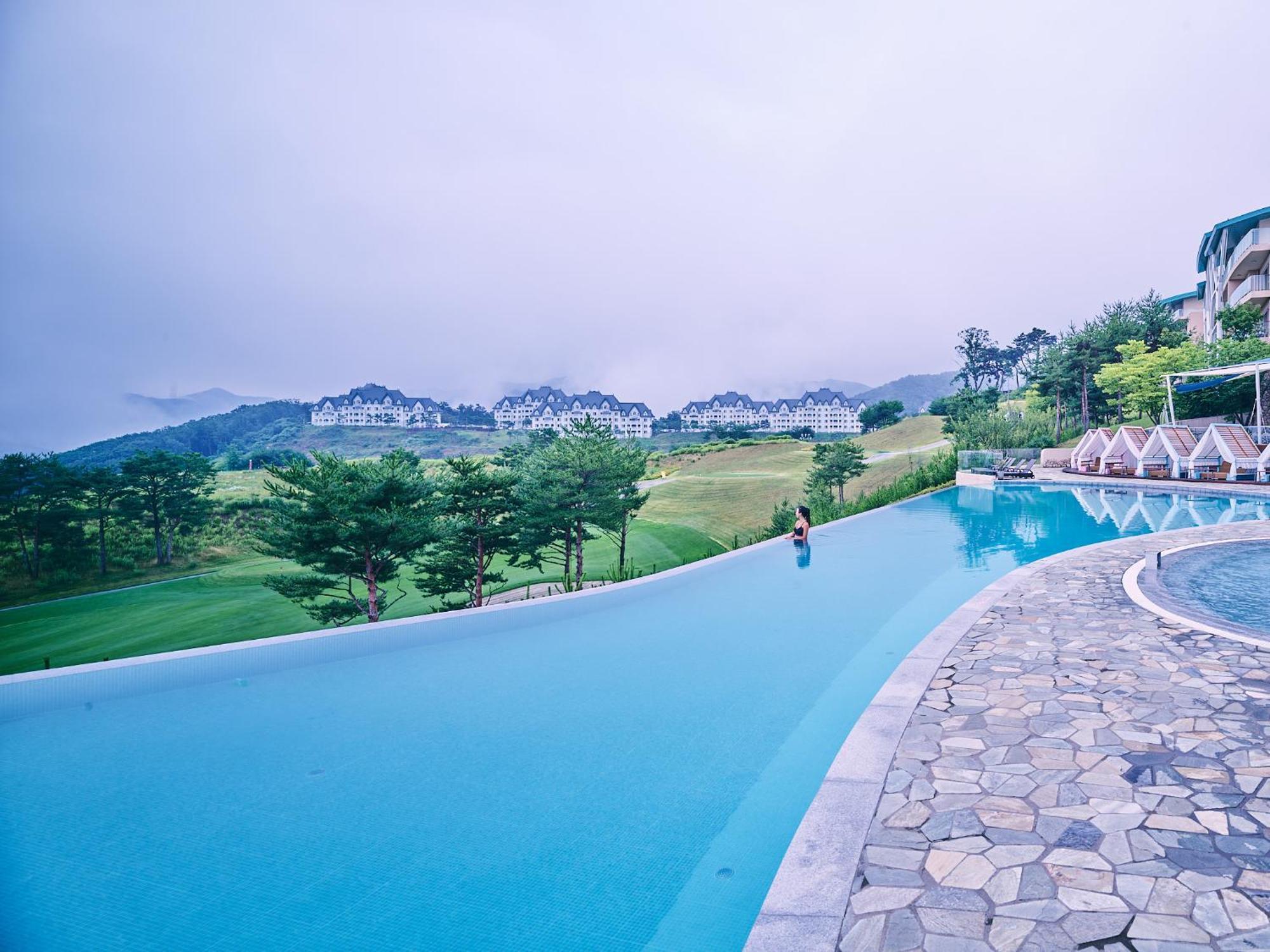 Sono Calm Vivaldipark Hotel Hongcheon Exterior photo
